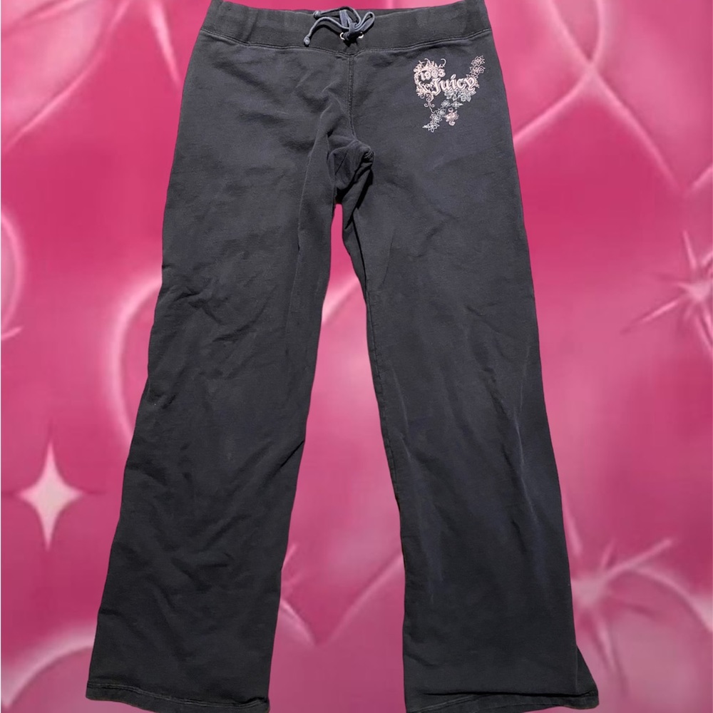 Simple grey juicy sweats with cute pink detailing